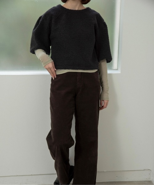 lawgy(ラウジー)の「fluffy puff shoulder short tops / フラッフィーパフショルダーショートトップス(その他トップス・レディース・アイボリー/ブラック/ベージュ・FREE)」の10枚目の写真