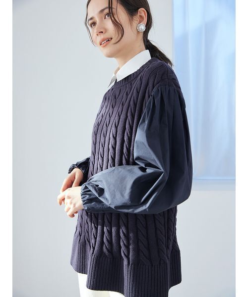 Mila Owen(ミラオーウェン)の「付け衿付きシャツドッキングケーブルニット(シャツ/ブラウス・レディース・ネイビー/キャメル/ライトベージュ・F)」の8枚目の写真
