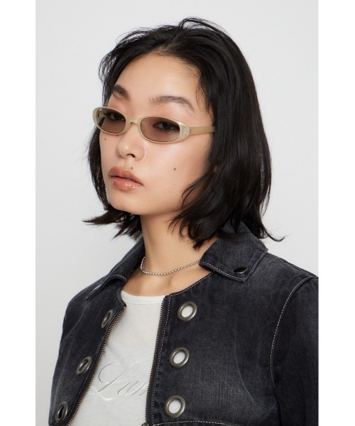 LAGUA GEM（ラグアジェム）の「CURVE SHAPE アイウェア（サングラス・レディース・ブラック/ベージュ/ブラウン・FREE）」の17枚目の写真