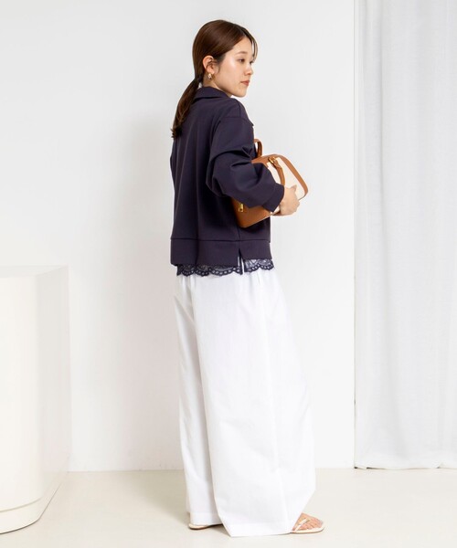 NOLLEY’S(ノーリーズ)の「ウォッシャブル裾レースオトナサテンTシャツ(シャツ/ブラウス・レディース・ブラック/ネイビー/ホワイト・38)」の5枚目の写真