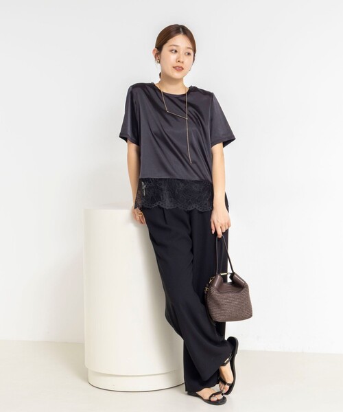 NOLLEY’S(ノーリーズ)の「ウォッシャブル裾レースオトナサテンTシャツ(シャツ/ブラウス・レディース・ブラック/ネイビー/ホワイト・38)」の16枚目の写真