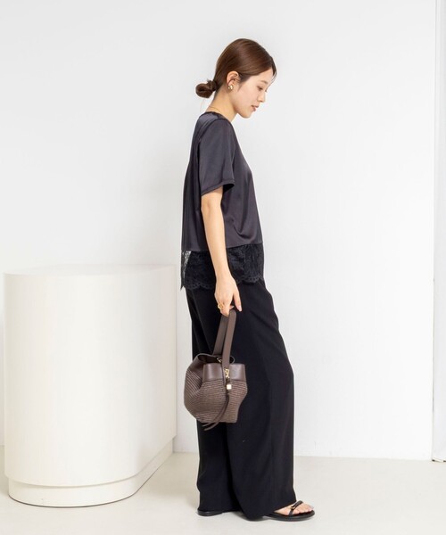 NOLLEY’S(ノーリーズ)の「ウォッシャブル裾レースオトナサテンTシャツ(シャツ/ブラウス・レディース・ブラック/ネイビー/ホワイト・38)」の17枚目の写真