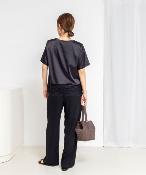 NOLLEY’S(ノーリーズ)の「ウォッシャブル裾レースオトナサテンTシャツ(シャツ/ブラウス・レディース・ブラック/ネイビー/ホワイト・38)」の18枚目の写真