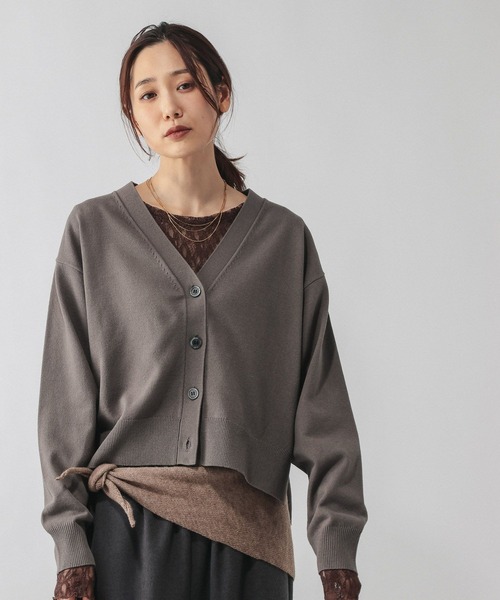 GLOBAL WORK（グローバルワーク）の「ドライタッチVネックカーディガン長袖/634143（カーディガン/ボレロ・レディース・ブラウン/グレー系5/ブラック/コーラルピンク/ライトイエロー/ライトブルー/ライトベージュ・SHORT/REGULAR）」の14枚目の写真
