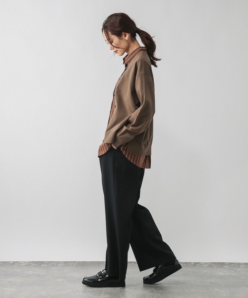 GLOBAL WORK（グローバルワーク）の「ドライタッチVネックカーディガン長袖/634143（カーディガン/ボレロ・レディース・ブラウン/グレー系5/ブラック/コーラルピンク/ライトイエロー/ライトブルー/ライトベージュ・SHORT/REGULAR）」の17枚目の写真