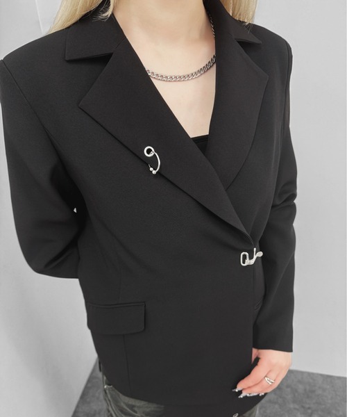 jiasecond.（ジアセカンド）の「【jiasecond.】アシンメトリーフックオーバージャケット / ジャケット アウター モード アシメ 変形 ピアス オーバー（テーラードジャケット・レディース・ブラック・FREE）」の9枚目の写真