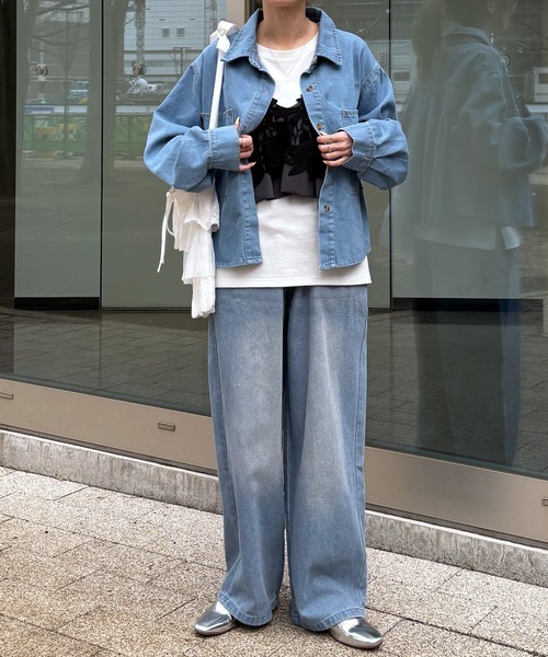 ISOOK（アイスー）の「【ISOOK / アイスー】オーバーサイズデニムライクジャケット / Gジャン デニムシャツ シャツジャケット デニムジャケット ミドル丈 ビッグシルエット オーバーサイズ 長袖 春ジャケット 春服 ブルー ライトブルー ZOZOTOWN限定（デニムジャケット・レディース・ライトブルー/ブルー・FREE）」の18枚目の写真