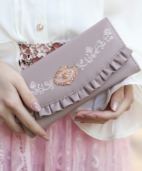 axes femme（アクシーズファム）の「ローズ刺繍フリル長財布（その他雑貨・レディース・ブラック/ピンク/ブルー・FREE）」の3枚目の写真