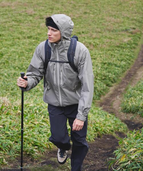 EKAL（エカル）の「HIKE SHELL JACKET（ナイロンジャケット・メンズ・ライトベージュ/ライトグレー・LARGE/MEDIUM/X-LARGE）」の21枚目の写真