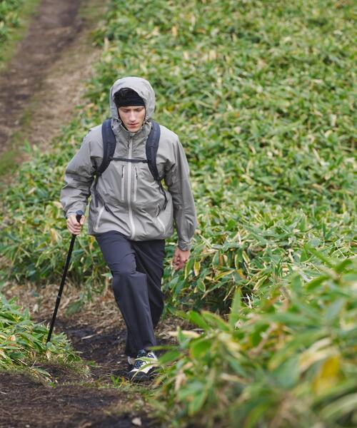 EKAL（エカル）の「HIKE SHELL JACKET（ナイロンジャケット・メンズ・ライトベージュ/ライトグレー・LARGE/MEDIUM/X-LARGE）」の22枚目の写真