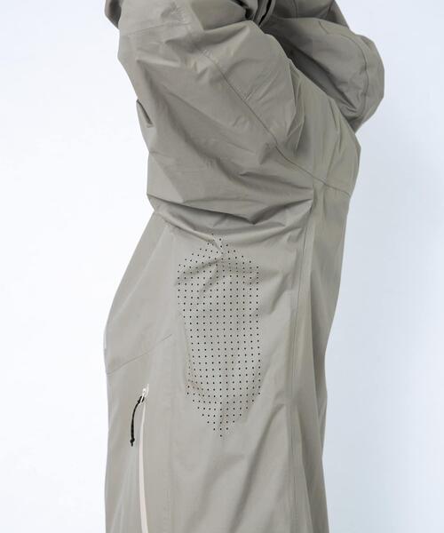 EKAL（エカル）の「HIKE SHELL JACKET（ナイロンジャケット・メンズ・ライトベージュ/ライトグレー・LARGE/MEDIUM/X-LARGE）」の3枚目の写真