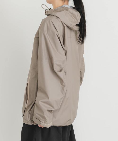 EKAL（エカル）の「HIKE SHELL JACKET（ナイロンジャケット・メンズ・ライトベージュ/ライトグレー・LARGE/MEDIUM/X-LARGE）」の8枚目の写真