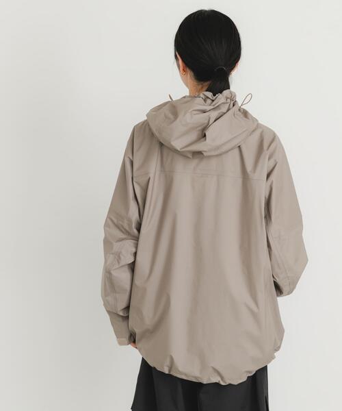 EKAL（エカル）の「HIKE SHELL JACKET（ナイロンジャケット・メンズ・ライトベージュ/ライトグレー・LARGE/MEDIUM/X-LARGE）」の9枚目の写真