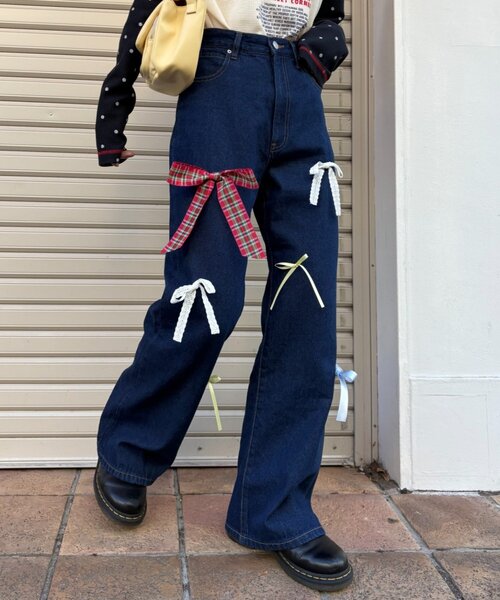 CIAOPANIC TYPY（チャオパニックティピー）の「【HELLO.SANFRANCISCO/ハローサンフランシスコ】カラフルリボンフレアデニム（デニムパンツ・レディース・ブルー/サックスブルー・SMALL/MEDIUM）」の4枚目の写真