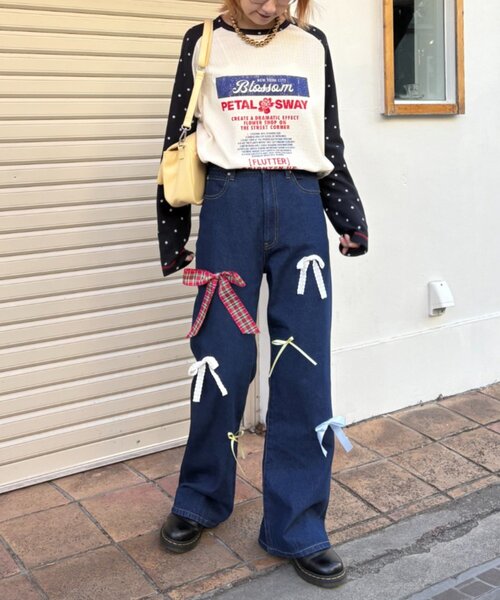 CIAOPANIC TYPY（チャオパニックティピー）の「【HELLO.SANFRANCISCO/ハローサンフランシスコ】カラフルリボンフレアデニム（デニムパンツ・レディース・ブルー/サックスブルー・SMALL/MEDIUM）」の8枚目の写真