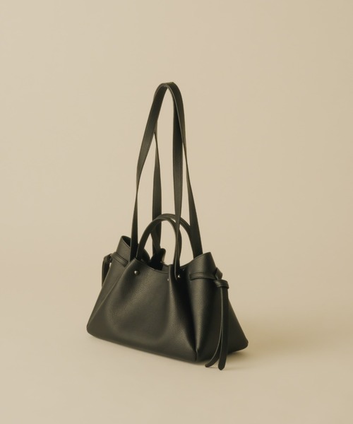 NEUNA(ヌナ)の「【iPadがすっぽり入る◎&ポーチ付き!】ノットハンドルバッグ(トートバッグ・レディース・ブラック/ライトベージュ・FREE)」の3枚目の写真