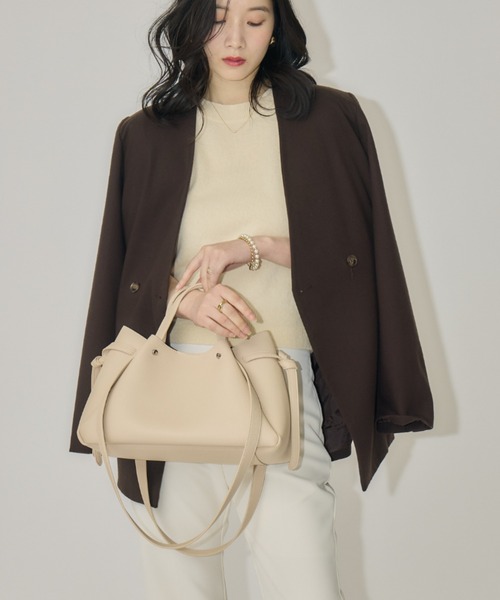 NEUNA(ヌナ)の「【iPadがすっぽり入る◎&ポーチ付き!】ノットハンドルバッグ(トートバッグ・レディース・ブラック/ライトベージュ・FREE)」の21枚目の写真