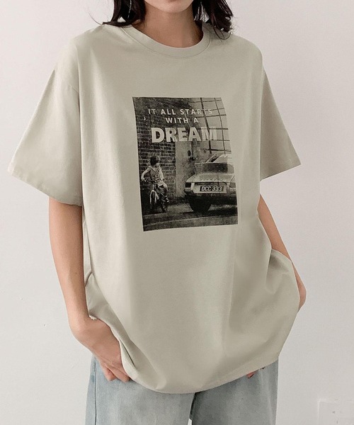 LOWO(ロワ)の「モノクログラフィックプリントTシャツ(Tシャツ/カットソー・レディース・ブラック/ホワイト/ベージュ・FREE)」の1枚目の写真