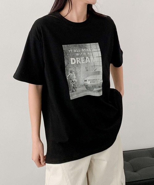 LOWO(ロワ)の「モノクログラフィックプリントTシャツ(Tシャツ/カットソー・レディース・ブラック/ホワイト/ベージュ・FREE)」の3枚目の写真
