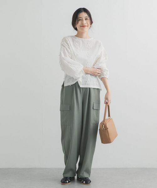 URBAN RESEARCH DOORS（アーバンリサーチドアーズ）の「立体刺繍ブラウス（シャツ/ブラウス・レディース・オフホワイト/ブラック・FREE）」の9枚目の写真