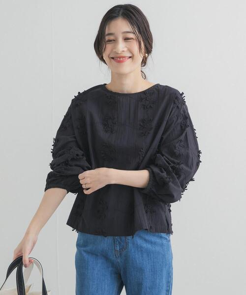 URBAN RESEARCH DOORS（アーバンリサーチドアーズ）の「立体刺繍ブラウス（シャツ/ブラウス・レディース・オフホワイト/ブラック・FREE）」の17枚目の写真