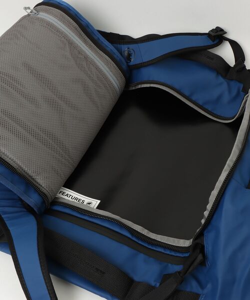 Mammut(マムート)の「【背負えるダッフルバッグ】カーゴ 70L / Cargo 70(ボストンバッグ・メンズ・ブルー・70 L)」の5枚目の写真