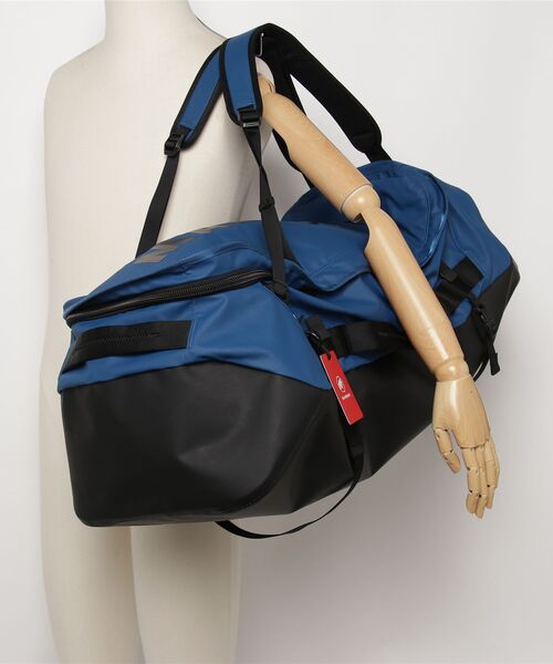 Mammut(マムート)の「【背負えるダッフルバッグ】カーゴ 70L / Cargo 70(ボストンバッグ・メンズ・ブルー・70 L)」の6枚目の写真