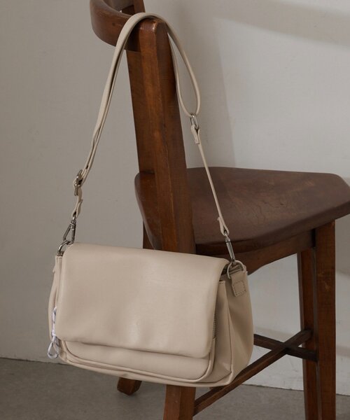 CIAOPANIC TYPY（チャオパニックティピー）の「：【550mlペットボトル収納可能】フラップデザインBAG（ショルダーバッグ・レディース・アイボリー/ブラック/ブラウン/イエロー・ONE SIZE）」の5枚目の写真