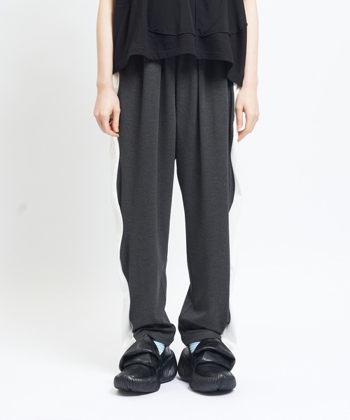 gomme(ゴム)の「ウェイブポンチパンツ(その他パンツ・レディース・チャコールグレー/ブラック・MEDIUM)」の11枚目の写真