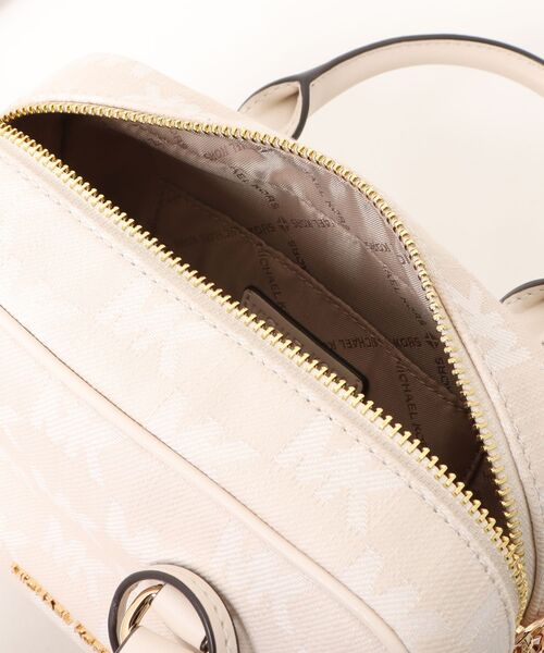 MICHAEL KORS(マイケルコース)の「THOMPSON XS SATCHEL XBODY Crossbody(ショルダーバッグ・レディース・ベージュ系その他・FREE)」の4枚目の写真
