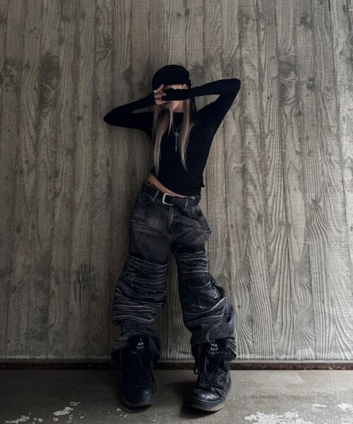 ROARINGRAD（ロアリングラド）の「ウォッシュドフリップニデニムパンツブラック（デニムパンツ・レディース・その他・MEDIUM/LARGE）」の6枚目の写真