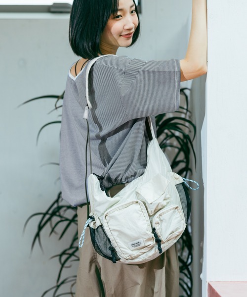 ☆スマイル＆ベアー☆ボトルとショルダーバッグ セール】《600mlボトル収納可能》パッカブルショルダーバッグ