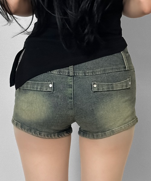 FOLLOWIN(フォロウィン)の「太ベルトスタッズデザインデニムショートパンツ(デニムパンツ・レディース・ブルー/ブラック・SMALL/MEDIUM/LARGE)」の14枚目の写真