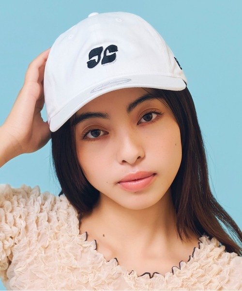 Casselini(キャセリーニ)の「New Era 9THIRTY × Casselini モチーフキャップ(キャップ・レディース・ベージュ/ネイビー/ブラック/ブルー/ホワイト・FREE)」の2枚目の写真