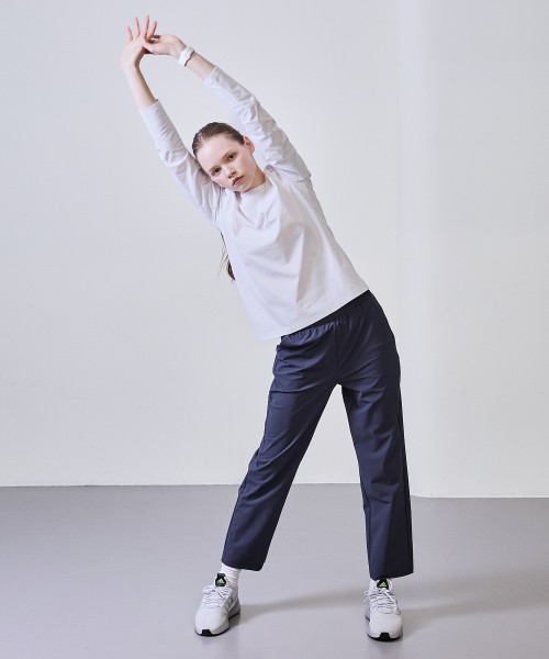 BASIC HOUSE（ベーシックハウス）の「レディース スーパー ストレッチ スパン バンディング ストレートパンツ ダークグレー（スウェットパンツ・レディース・ダークグレー・26inch/28inch/30inch/32inch）」の3枚目の写真