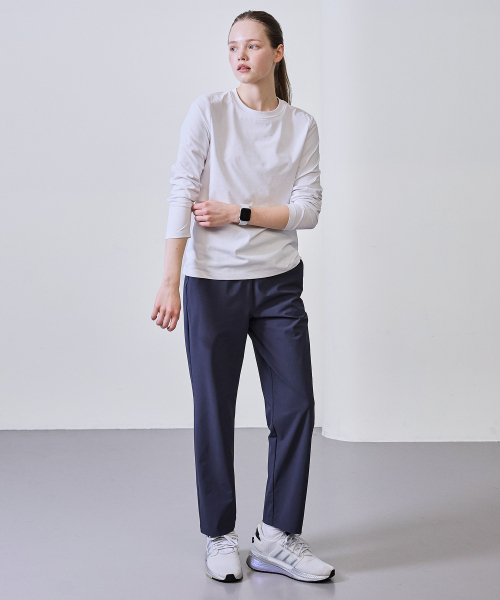 BASIC HOUSE（ベーシックハウス）の「レディース スーパー ストレッチ スパン バンディング ストレートパンツ ダークグレー（スウェットパンツ・レディース・ダークグレー・26inch/28inch/30inch/32inch）」の4枚目の写真