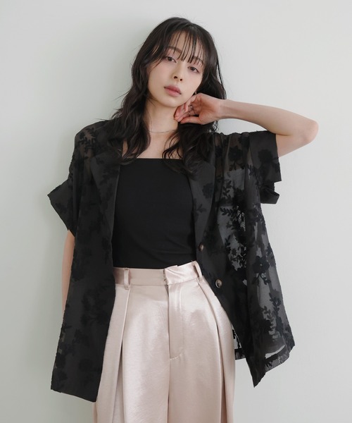 LIAN(リアン)の「フラワーエンブロイダリーハーフジャケット(テーラードジャケット・レディース・ブラック/アイボリー・FREE)」の2枚目の写真