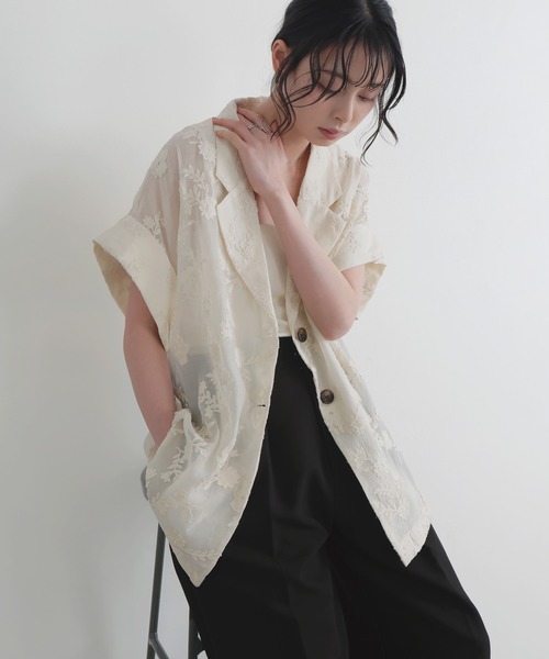 LIAN(リアン)の「フラワーエンブロイダリーハーフジャケット(テーラードジャケット・レディース・ブラック/アイボリー・FREE)」の4枚目の写真