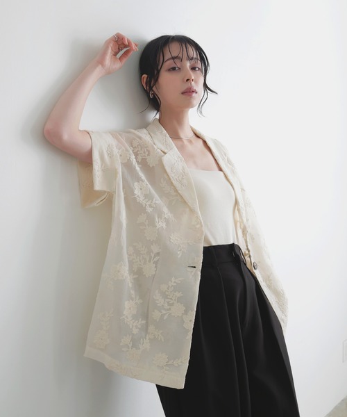 LIAN(リアン)の「フラワーエンブロイダリーハーフジャケット(テーラードジャケット・レディース・ブラック/アイボリー・FREE)」の5枚目の写真