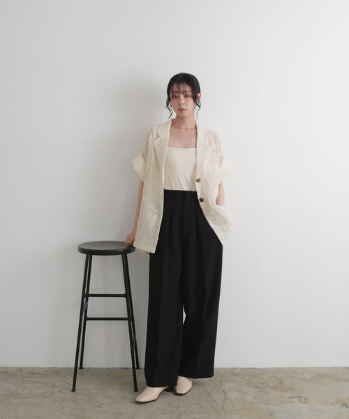 LIAN(リアン)の「フラワーエンブロイダリーハーフジャケット(テーラードジャケット・レディース・ブラック/アイボリー・FREE)」の6枚目の写真