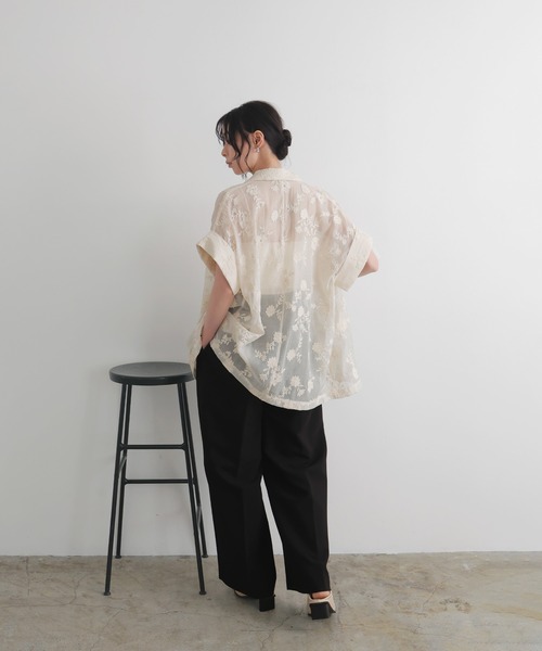 LIAN(リアン)の「フラワーエンブロイダリーハーフジャケット(テーラードジャケット・レディース・ブラック/アイボリー・FREE)」の7枚目の写真