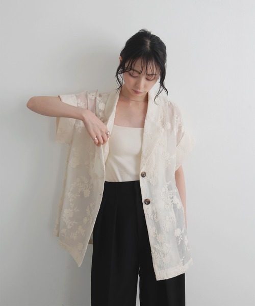 LIAN(リアン)の「フラワーエンブロイダリーハーフジャケット(テーラードジャケット・レディース・ブラック/アイボリー・FREE)」の9枚目の写真