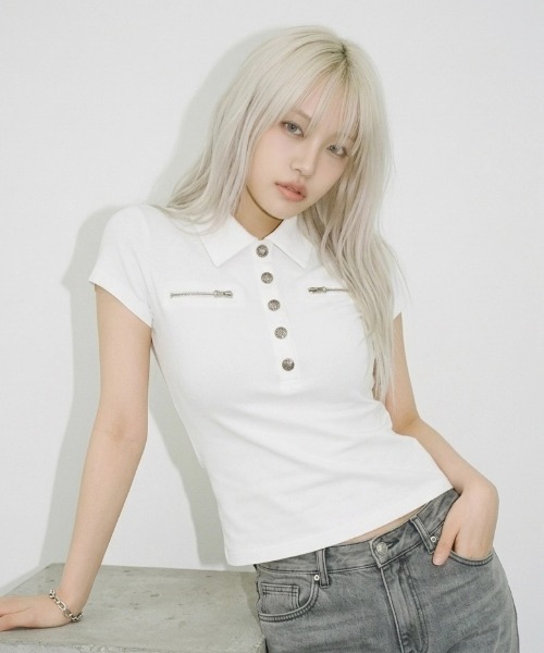 .KOM(ドットコム)の「A'GEM/9 × .kom 『.KOM/ドットケーオーエム』ジップポケットポロトップス(シャツ/ブラウス・レディース・ホワイト/ブラック・FREE)」の8枚目の写真
