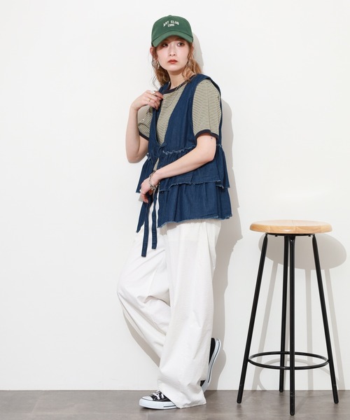 atONE(アットワン)の「エアリーデニムフリルティアードベスト(ベスト・レディース・ネイビー/ワンウォッシュ・LL~3L/4L~5L/M~L)」の8枚目の写真