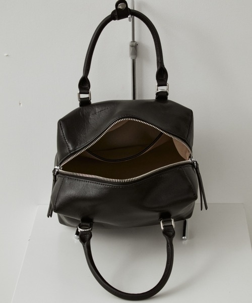 arholiday.standard(エーアールホリデースタンダード)の「2way real leather cube mini boston bag / 2wayリアルレザーキューブミニボストン(ボストンバッグ・レディース・ブラック/ブラウン・FREE)」の7枚目の写真