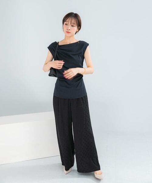 URBAN RESEARCH ROSSO WOMEN(アーバンリサーチ ロッソ)の「クールタッチ デザインドレープカットソー(Tシャツ/カットソー・レディース・オフホワイト/ネイビー/ブルー系その他・FREE)」の16枚目の写真