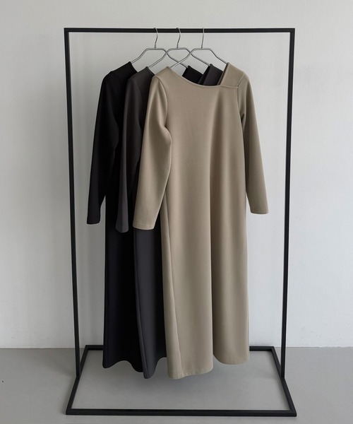 callautia(カラウティア)の「アシメネック裏起毛ワンピース(ワンピース・レディース・グレイッシュベージュ/ブラック/チャコール・LARGE/MEDIUM/SMALL)」の16枚目の写真