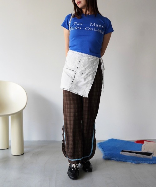 SANSeLF(サンセルフ)の「【SANSeLF】レトロパイピングチェックキャミセットアップ saw26s073(セットアップ・レディース・ブラック/ブラウン・FREE)」の4枚目の写真