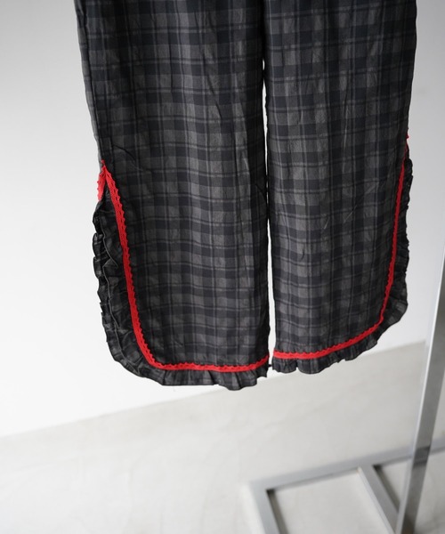 SANSeLF(サンセルフ)の「【SANSeLF】レトロパイピングチェックキャミセットアップ saw26s073(セットアップ・レディース・ブラック/ブラウン・FREE)」の11枚目の写真