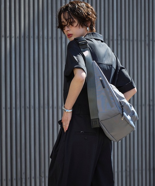 ELLEgirl(エルガール)の「ピアス付アウトポケットボディBAG(ボディバッグ/ウエストポーチ・レディース・グレー/ブラック・FREE)」の18枚目の写真